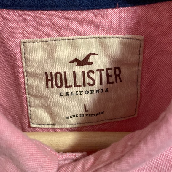 ✨3/$40✨ Hollister Button-Down - Picture 3 of 4